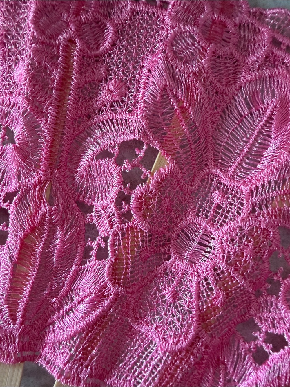 Pink Lace Folding Hand Fan - Picture 5 of 5